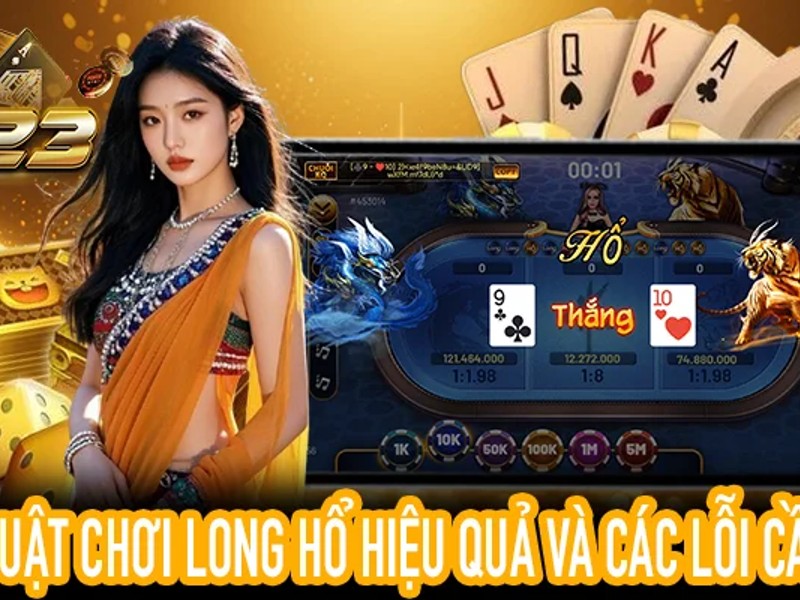 Người chơi Blackjack đang xem bài và đưa ra quyết định tại kinh88